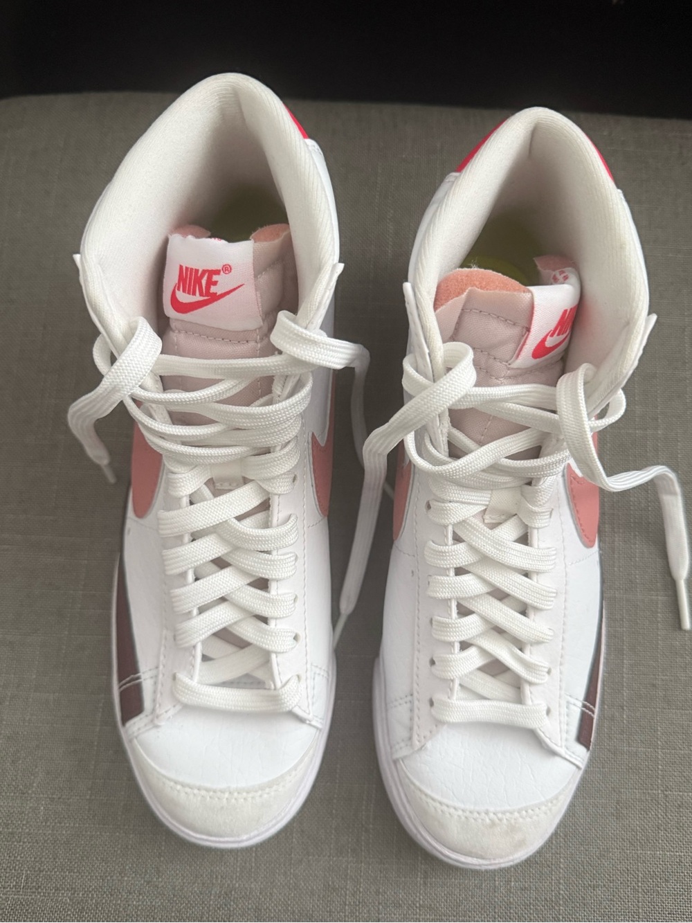 Nike Women’s White High-Top Sneakers with Pink Swoosh - Picture 4 of 7